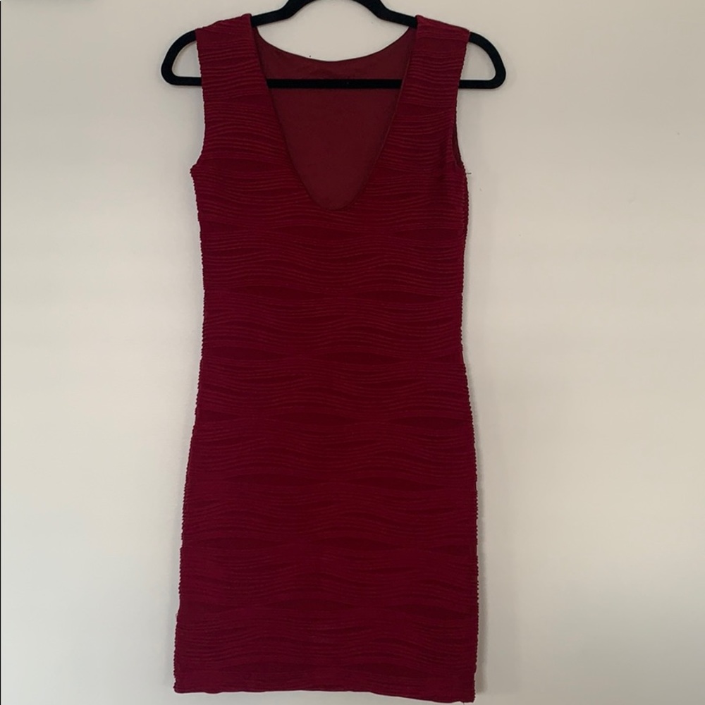 Form fitting dress - Picture 4 of 4